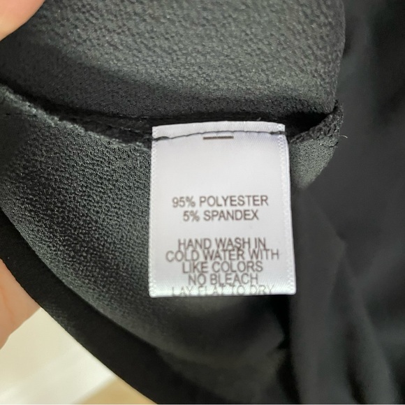 Gibson Asymmetrical Tie Waist Top M - Picture 5 of 5